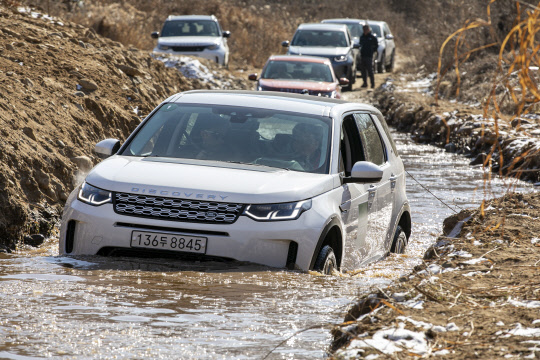 랜드로버 뉴 디스커버리 스포츠.    <재규어랜드로버코리아 제공>